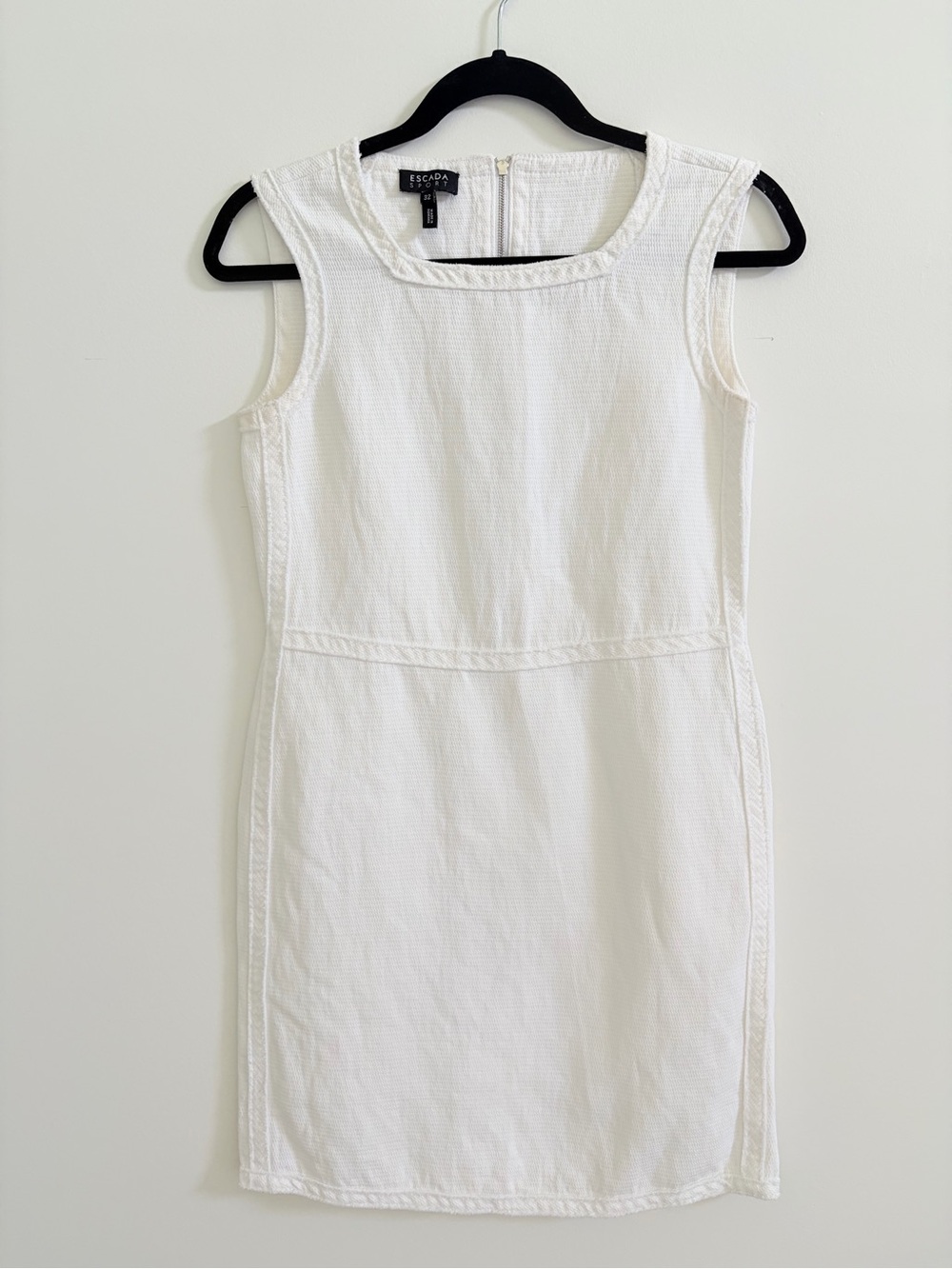 ESCADA SPORT White Textured Sleeveless Sheath Dress Womens XSmall 2 32 EUC